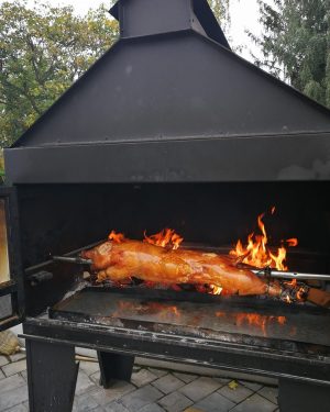 Prasetina s ražnja(krumpir)